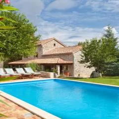 Villa Favola, a rustic retreat surrounded by beautiful nature