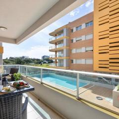 Pool with Beach 10' Away - Comfort and Tranquility