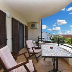 Charming apartment with balcony and pool