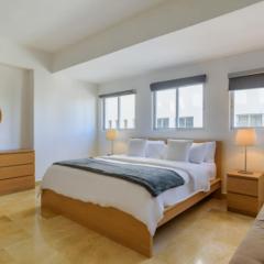 Escape 3BR Apartment in the Heart of Piantini Nightlife
