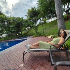 Ecuabook Via a la Costa Gye Puerto Azul