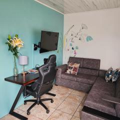 Full equipado, WiFi, AC, vista volcán, 1er piso