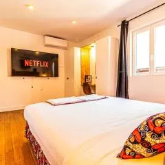 AfroBoHome, Ambiance d'ailleurs, Familles et petits groupes, clim, 2 à 6 personnes, Proche centre Nîmes, Garage clos