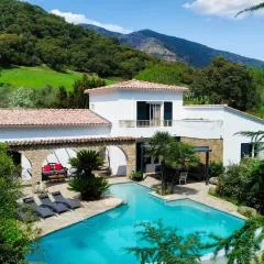 Villa A CASA DI FICU à 14kms d'Ajaccio et des plages avec Piscine Jacuzzi Pétanque Sans vis à vis