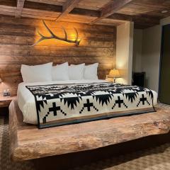 Elkhorn Cabins and Inn