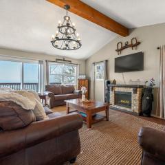 NEW LISTING - Cabin, Hot Tub, and Stunning Views