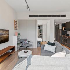 Chic 2-Bed Apartment in Vibrant St Kilda