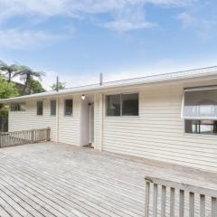 five bedrooms and two living rooms property in Johnsonville Wellington