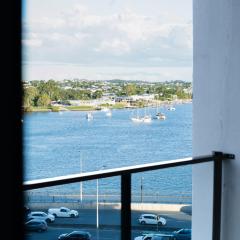 New City Condo with Brisbane River View & Parking