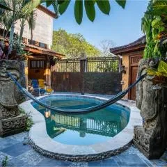 Carmen Kayu villa Lombok