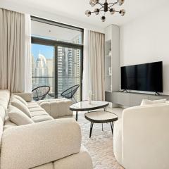 Luxury 3BR Downtown Apt with Burj Khalifa, Dubai Mall & Opera House Views