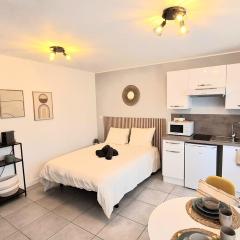 Studio Cosy et Élégant avec place privée