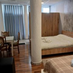 Eni Rooms