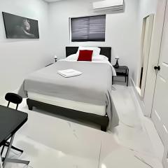 Cute Private Room - Close to airport & Free parking 01