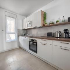 Maison de ville Spacieuse Proche du Centre