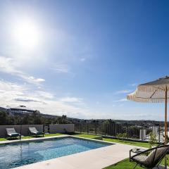 Lynx Villa - Sculpted in Light & Nature by etouri