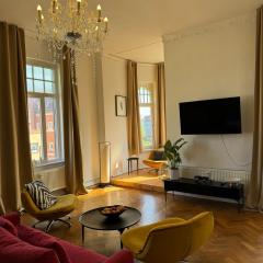 Lio Suite Design Apartment Balkon Netflix