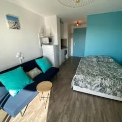 Studio vue panoramique et piscine