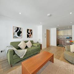 1 & 2 Executive Apartments next to Liverpool Street FREE WIFI by City Stay Aparts London