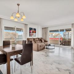LetsMarbella - Grand 3BR Corner APT - Marina Banus