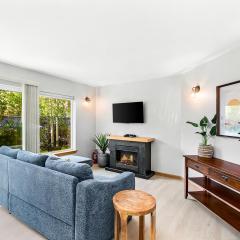 Adventurer's escape at Icicle Village with pool and hot tub