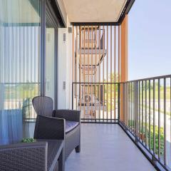 NESTO- brand new apartment with free parking!