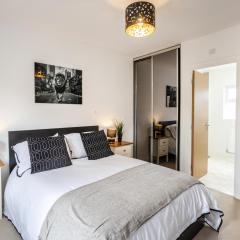 Ravensdale House Long Stay Sleeps 14 Free Wifi