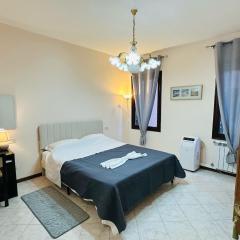 Queen Venice Apartment