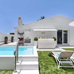 Rina MC by Villagrancanaria