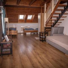 Varady's large apartment with private parking