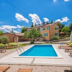 Villa Giovanna, a charming Villa with pool in a beautiful landscaped garden