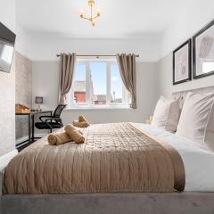 Free Parking Stunning 3Bedroom Home In Wigan