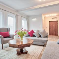 Family Apartment by Tyzenhauz