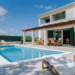 NEW! Villa Admiral: Your Idyllic Retreat in rural area of Trogir hinterland