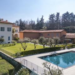 GuestHost - Two-room apt in Villa with pool!
