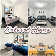 Leicester Oakwood House 6 Bed-Sleeps 11-Private Garden-Free Parking