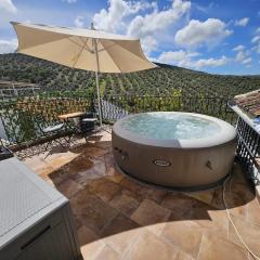 Charming House with Jacuzzi in Villanueva de Algaidas