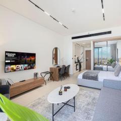 New Studio in Business Bay with private Jacuzzi