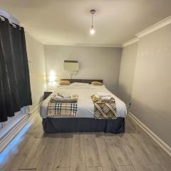 Queensborough Apartment, Central London