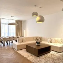 Seven Emirates Luxe Hostel - Yas Island Gate