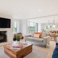 Mulberry Cottage - Stunning 5 Bed in Wiltshire!
