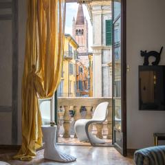 Billie's Flat RED - art & design apt in Verona historic centre