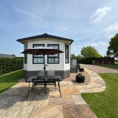 Field House Farm - Owl Lodge - countryside stay near York