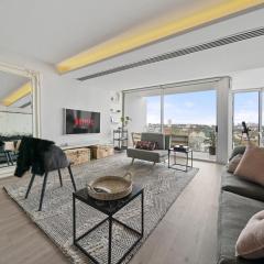 Bright 2BR Pad with Scenic City-View, Gym & Pool