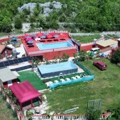 Red Apartman