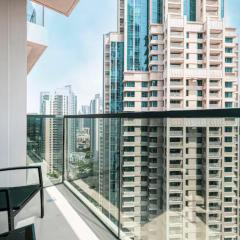 Act One Act Two - Close to Dubai Mall & Burj Khalifa - Downtown Dubai - Luxury Apartments by Canvas Holiday Homes