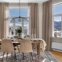 Amazing Tromsø city apartment with free parking and lovely city views!