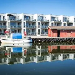 Beautiful harbor view apartment