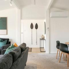 Central Stylish Taupo Retreat With BBQ and Private Garden