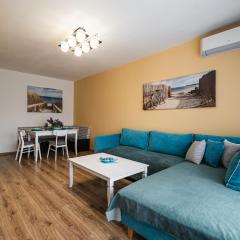 Luxury apartment with sea view,FREE parking!